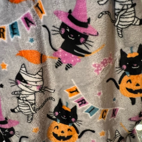 Halloween Kitty Cats in Costumes Plush Throw Blanket + Treat Bag Purple Orange - Picture 8 of 9